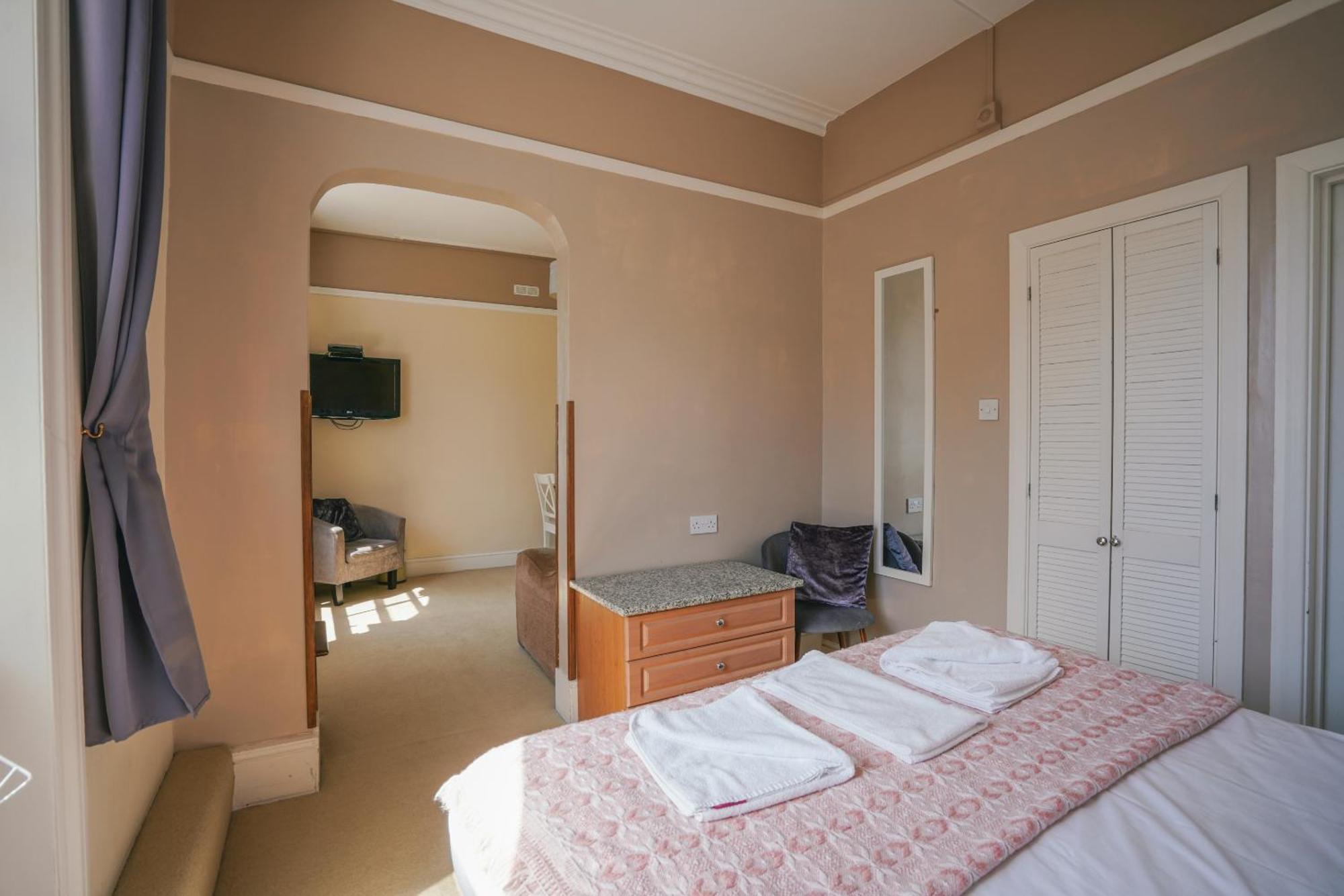 The Sheldon B&B - Free Private Parking Eastbourne Oda fotoğraf