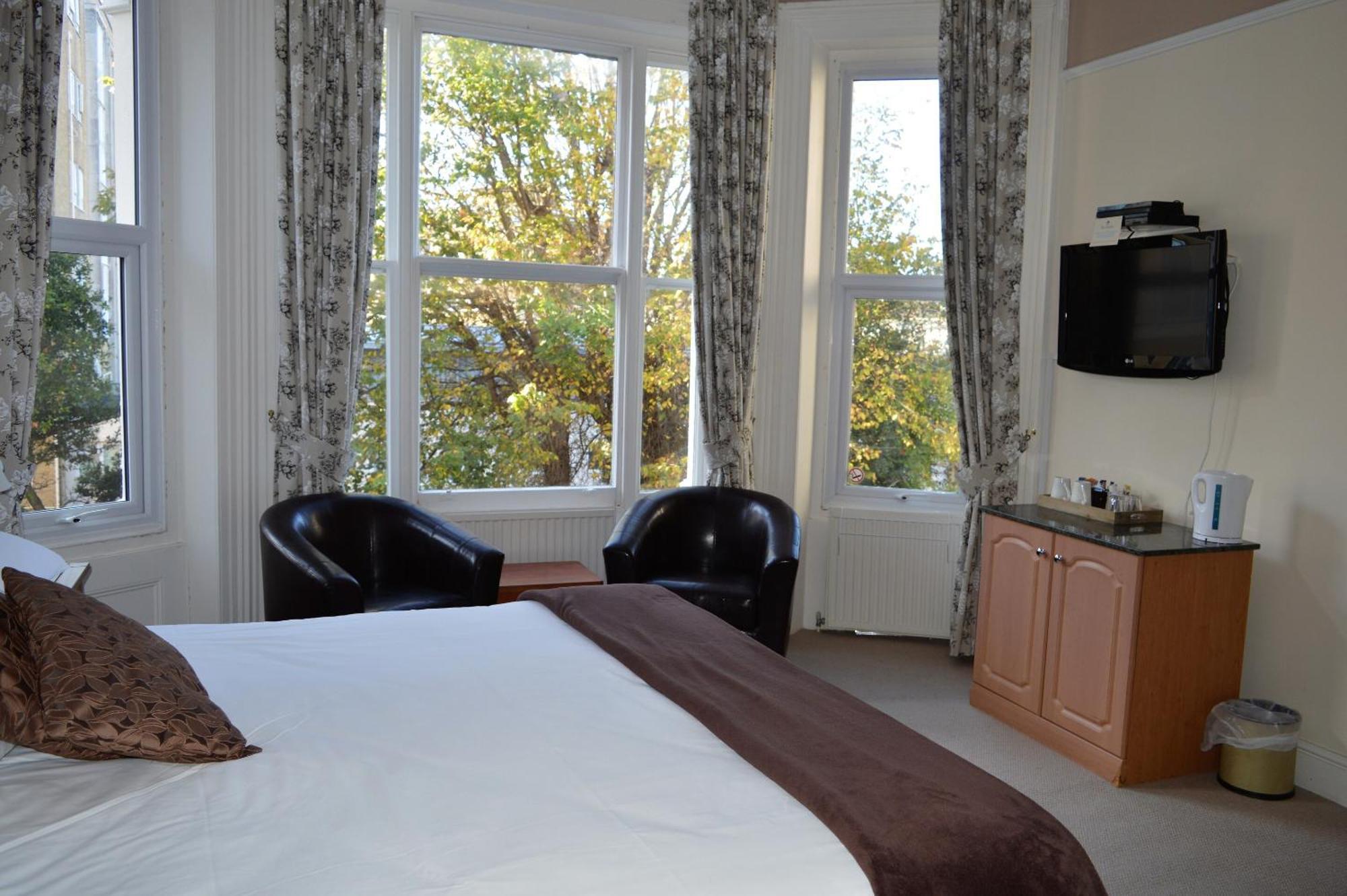 The Sheldon B&B - Free Private Parking Eastbourne Dış mekan fotoğraf