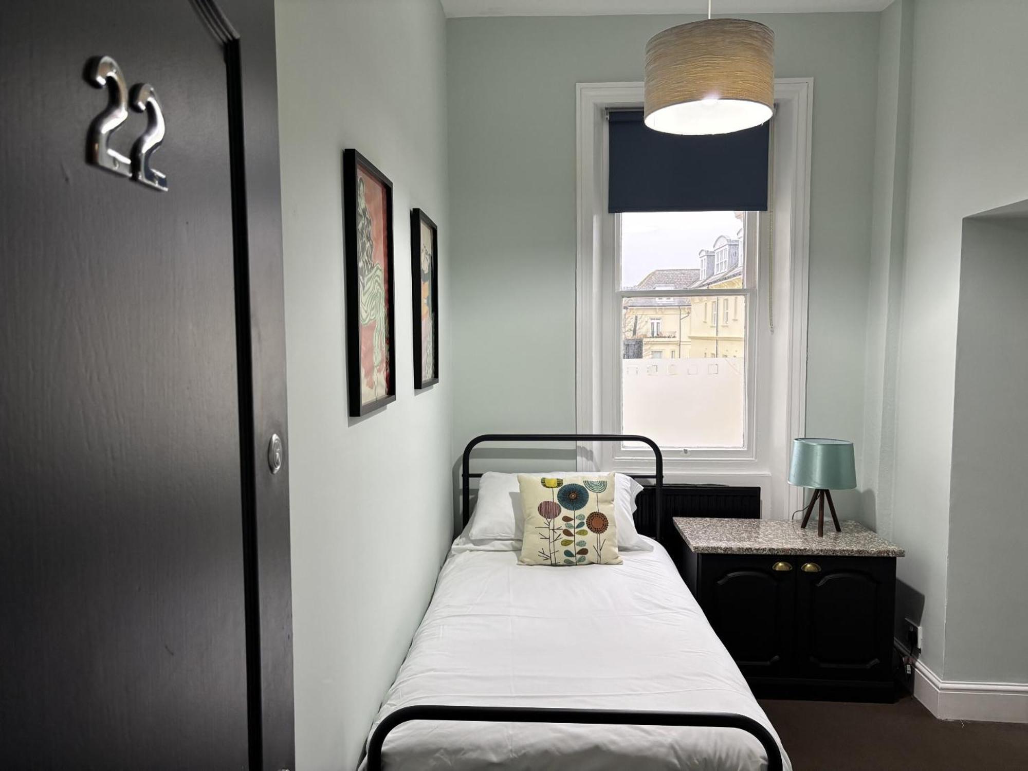 The Sheldon B&B - Free Private Parking Eastbourne Dış mekan fotoğraf