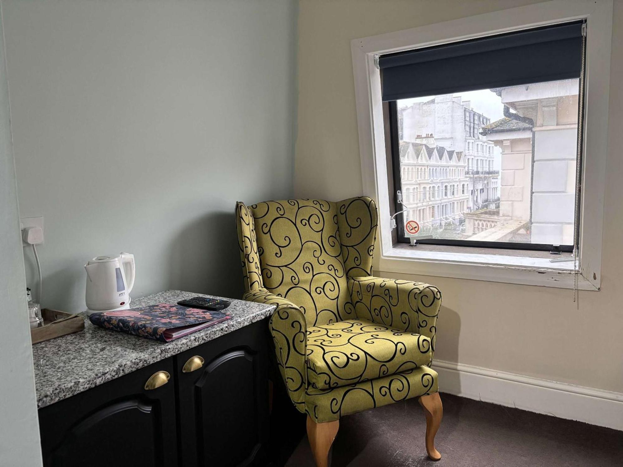 The Sheldon B&B - Free Private Parking Eastbourne Dış mekan fotoğraf