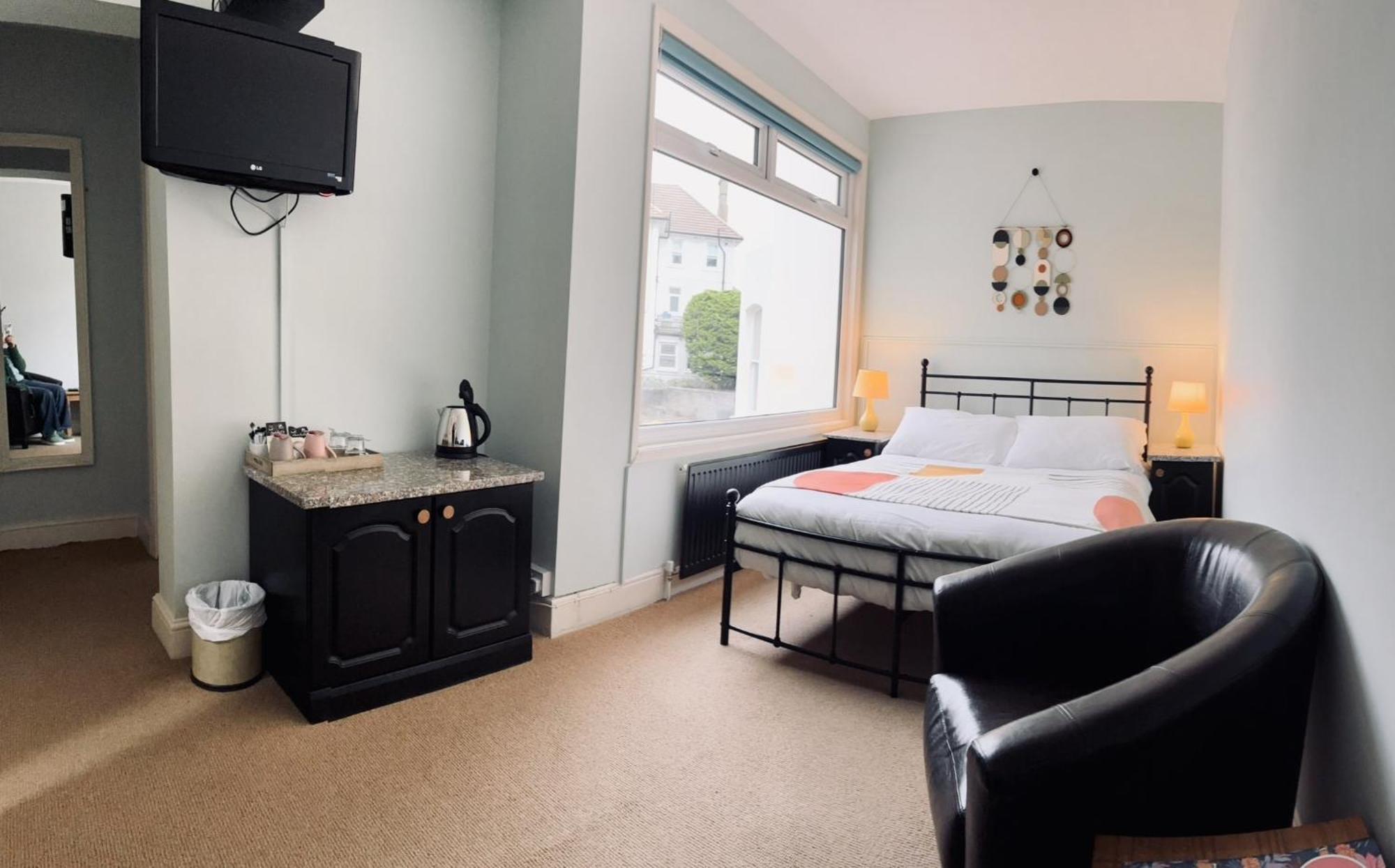 The Sheldon B&B - Free Private Parking Eastbourne Dış mekan fotoğraf
