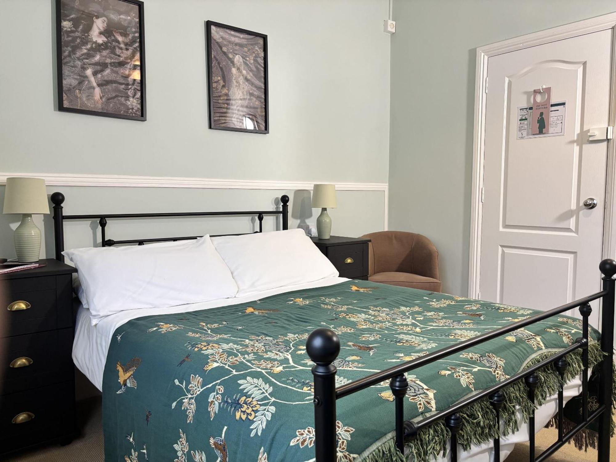 The Sheldon B&B - Free Private Parking Eastbourne Dış mekan fotoğraf