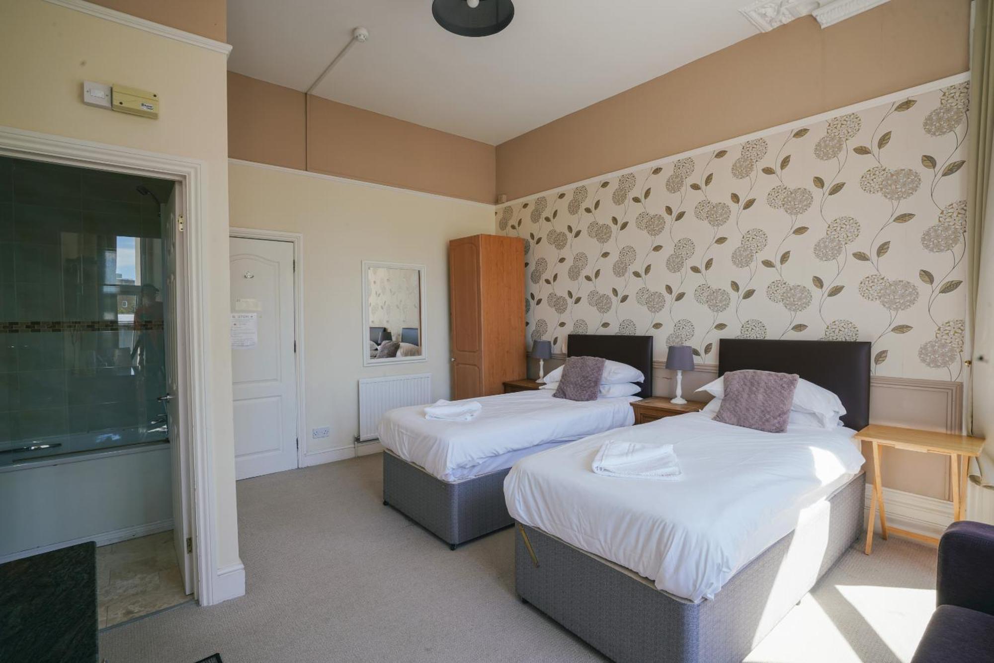 The Sheldon B&B - Free Private Parking Eastbourne Oda fotoğraf