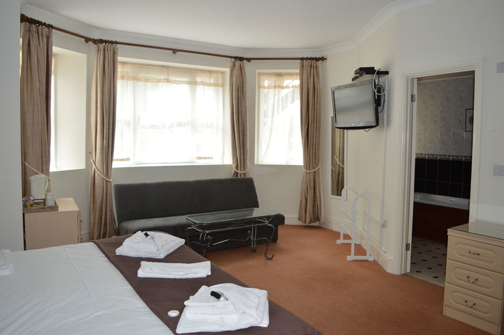 The Sheldon B&B - Free Private Parking Eastbourne Dış mekan fotoğraf