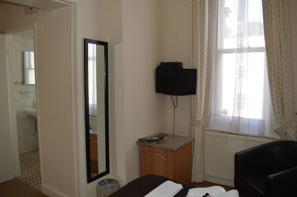 The Sheldon B&B - Free Private Parking Eastbourne Dış mekan fotoğraf