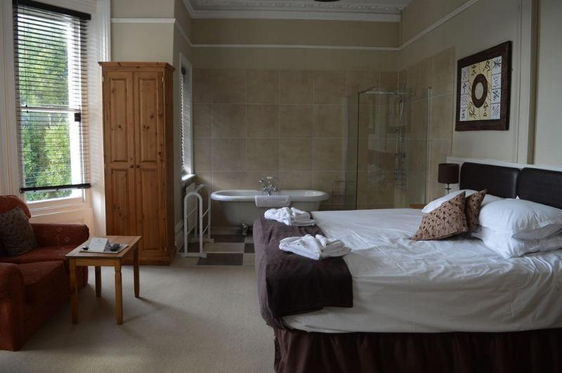 The Sheldon B&B - Free Private Parking Eastbourne Dış mekan fotoğraf