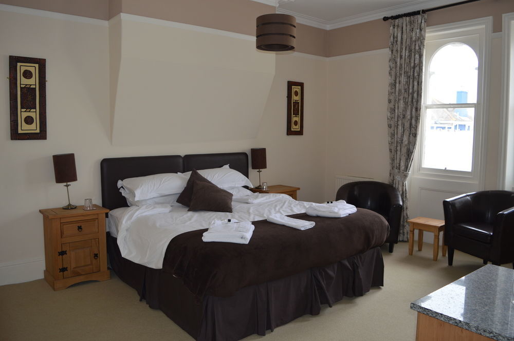 The Sheldon B&B - Free Private Parking Eastbourne Dış mekan fotoğraf