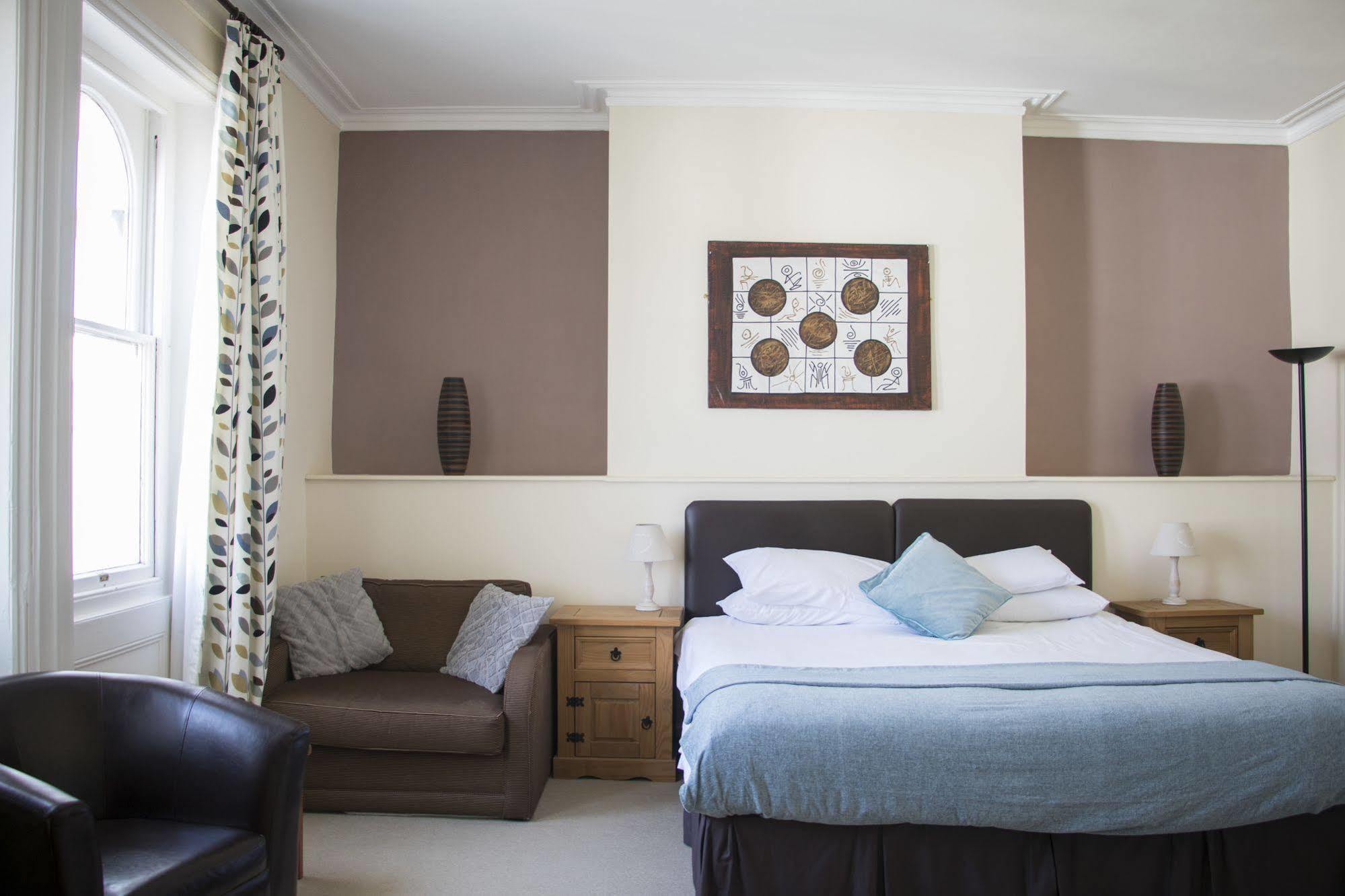 The Sheldon B&B - Free Private Parking Eastbourne Dış mekan fotoğraf