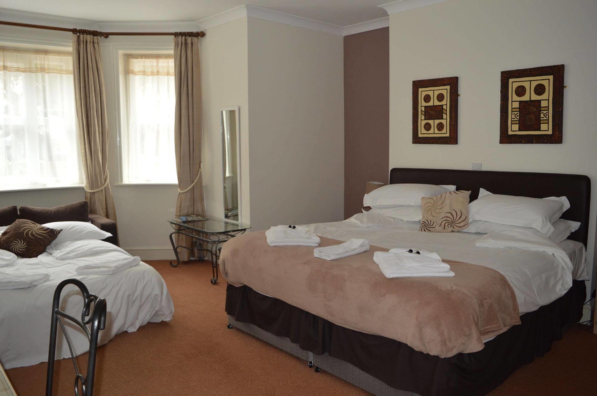 The Sheldon B&B - Free Private Parking Eastbourne Dış mekan fotoğraf