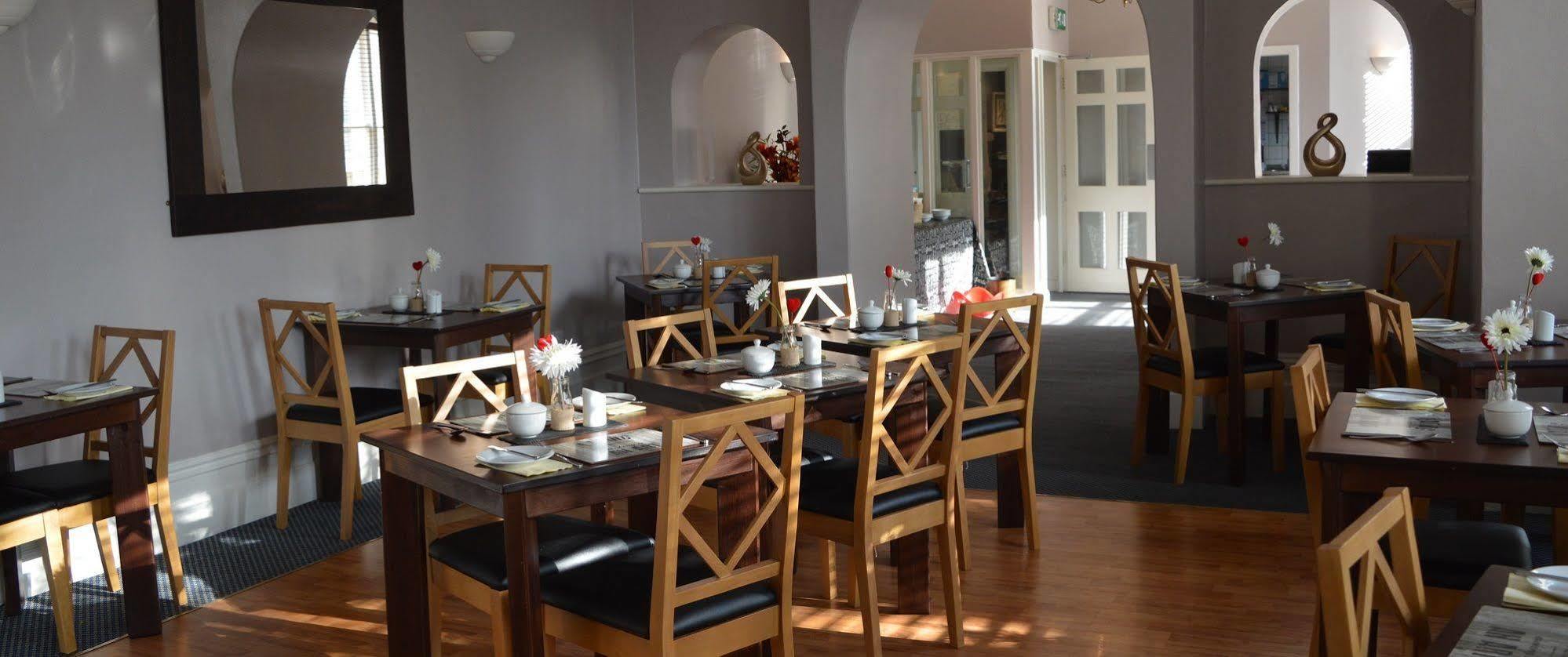 The Sheldon B&B - Free Private Parking Eastbourne Dış mekan fotoğraf